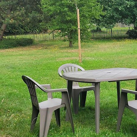 A La Salle De Jeux Et Son Jardin Autour De La Cabane Verte Dinant Dış mekan fotoğraf