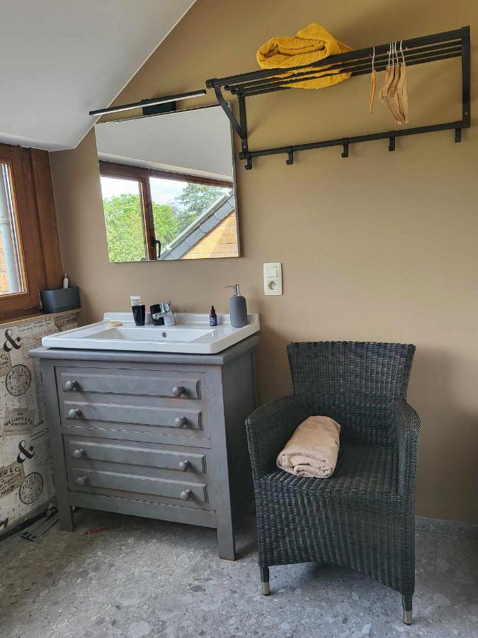 A La Salle De Jeux Et Son Jardin Autour De La Cabane Verte Dinant Dış mekan fotoğraf