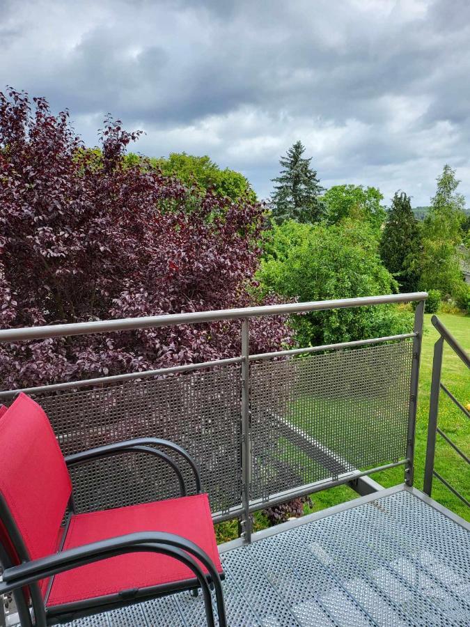 A La Salle De Jeux Et Son Jardin Autour De La Cabane Verte Dinant Dış mekan fotoğraf