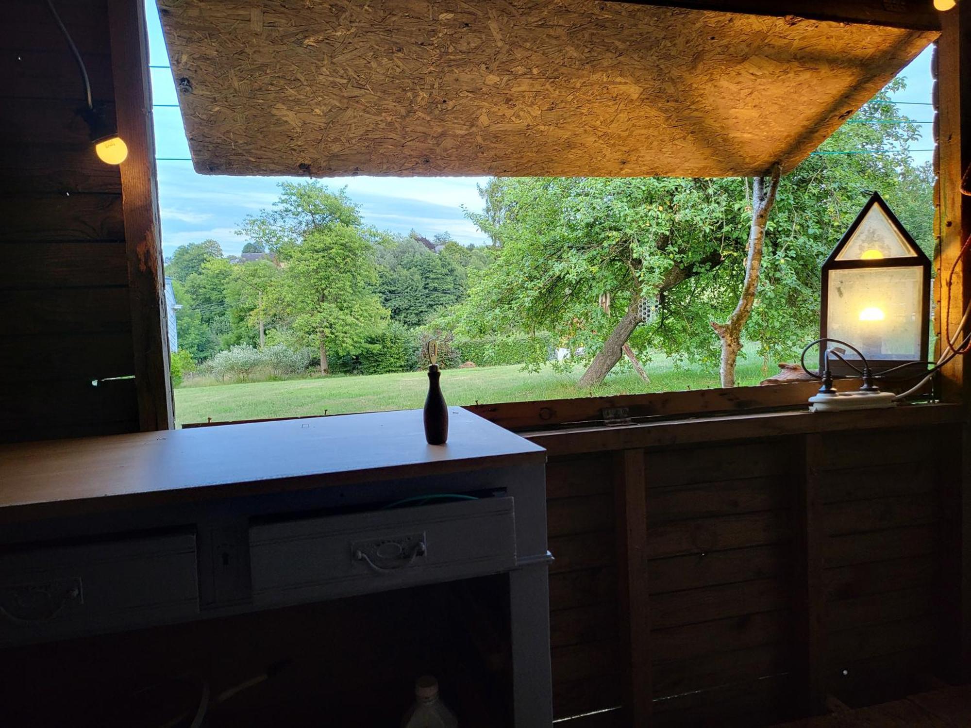 A La Salle De Jeux Et Son Jardin Autour De La Cabane Verte Dinant Dış mekan fotoğraf